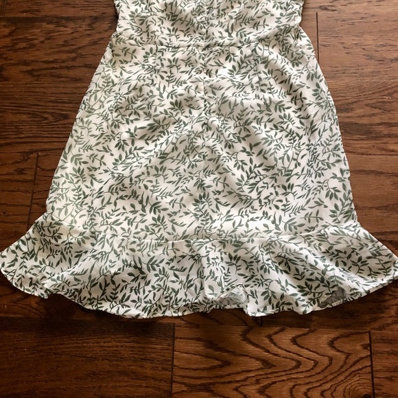 Green Floral Tie Front Mini Dress - Picture 11 of 12